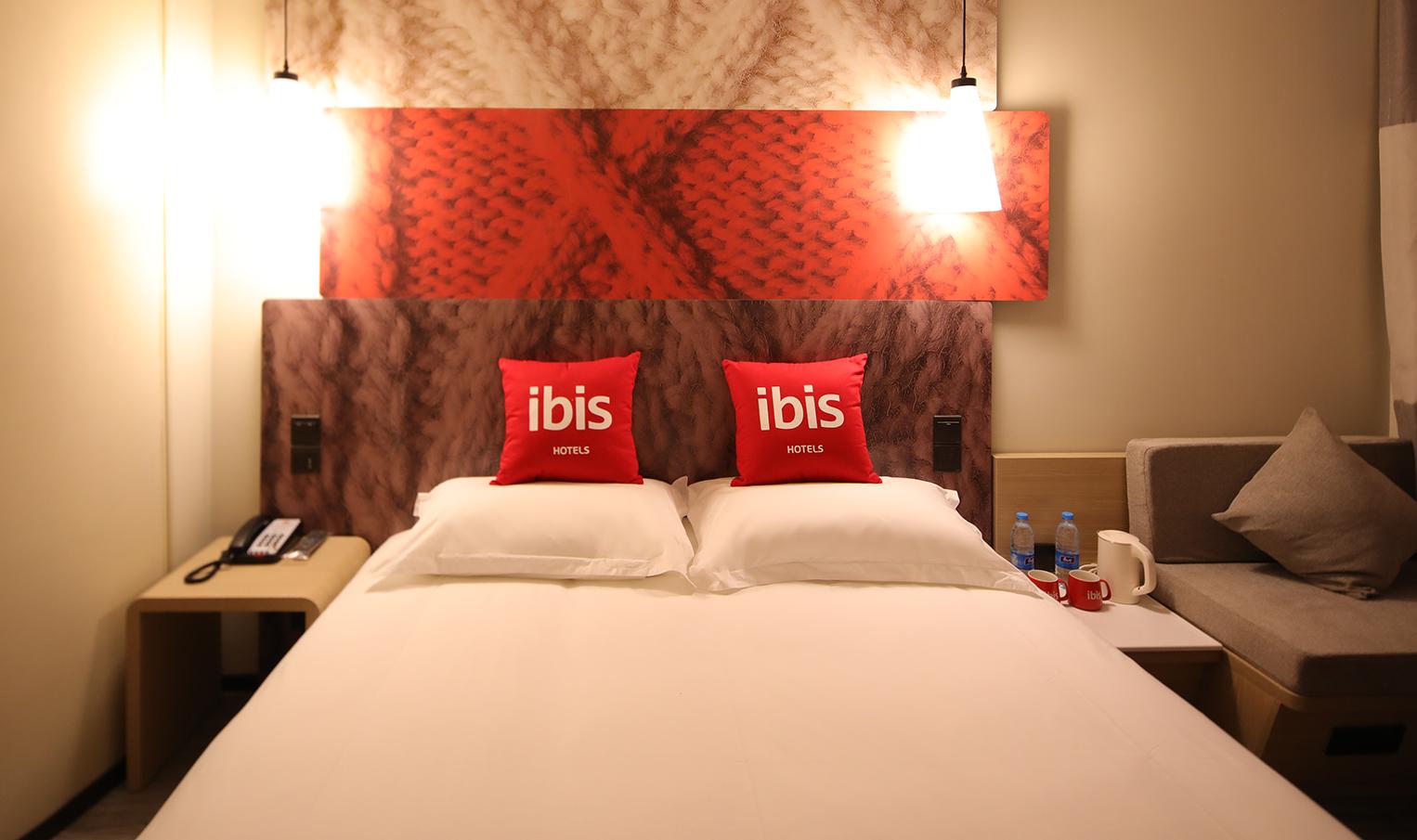 Ibis Shanghai Changshou Road Hotel Exteriör bild